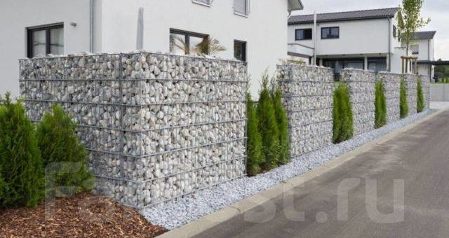 Как самому создать интерьер из габионов и деревьев