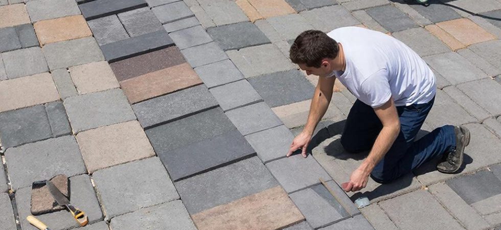 Сколько стоит укладка тротуарной плитки: как формируется цена и на что обратить внимание