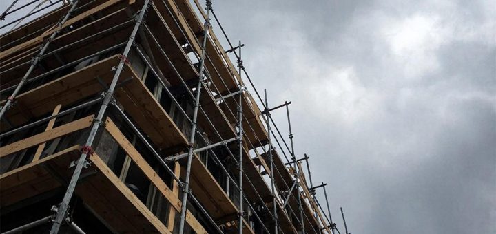 Основа безопасного строительства — строительные леса в Москве